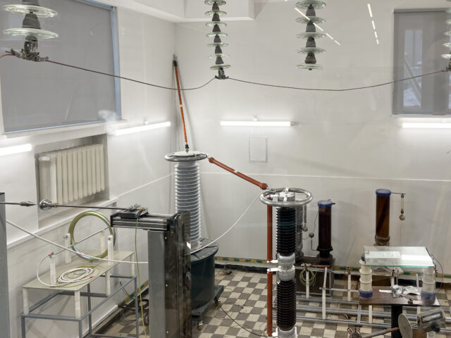 aukštos įtampos laboratorija