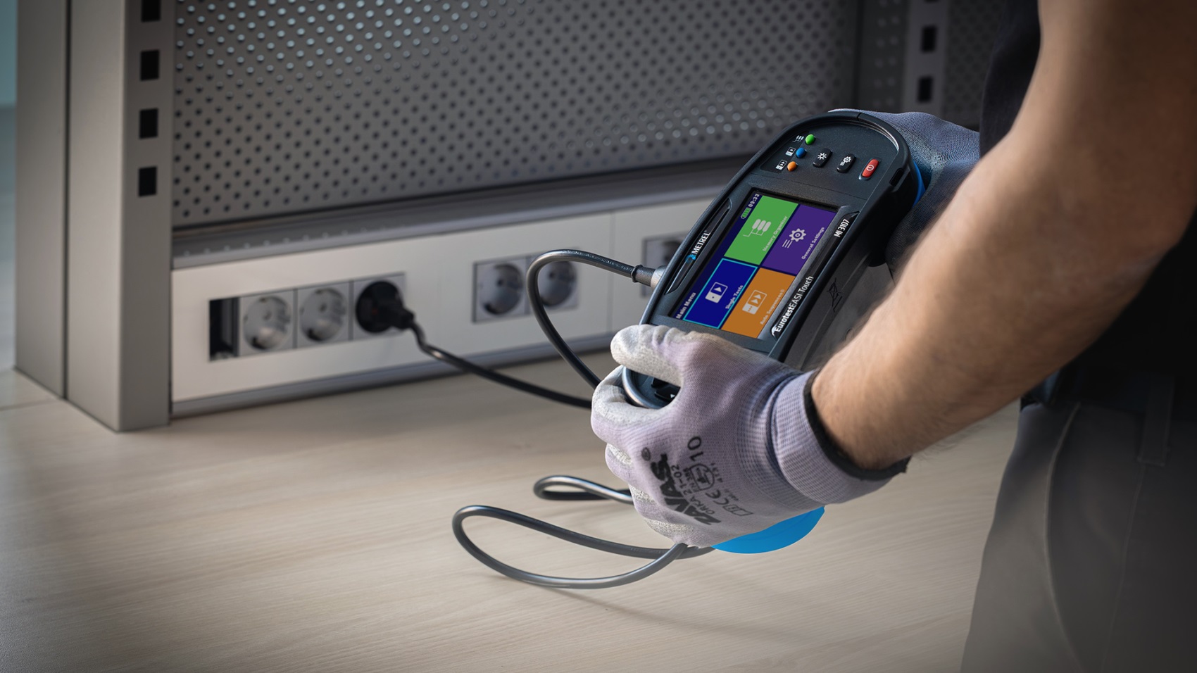 Metrel MI 3107 EurotestEASI Touch multifunctional electrical installation tester - Image 4